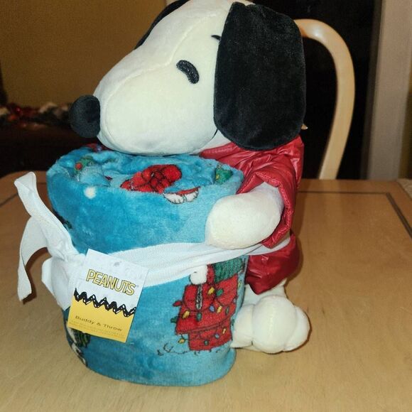 Peanuts Christnas Snoopy Buddy plush and throw blanket - Picture 1 of 7